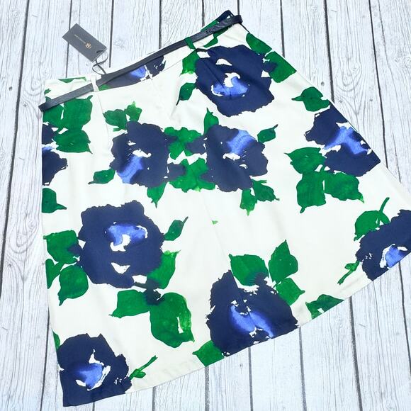 NWT Outback Red Floral Skirt Size Medium - Picture 2 of 4